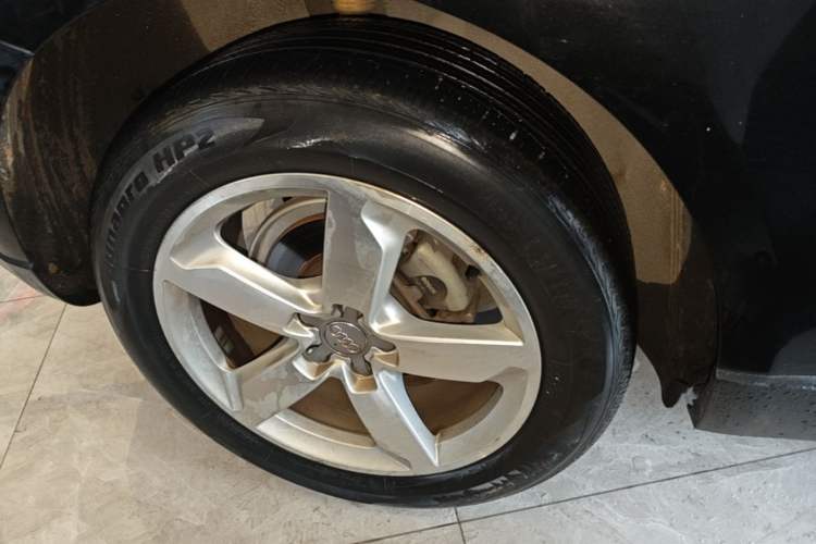 Used Audi Q5 2015 40 TFSI Comfort Model Right Rear Wheel Hub
