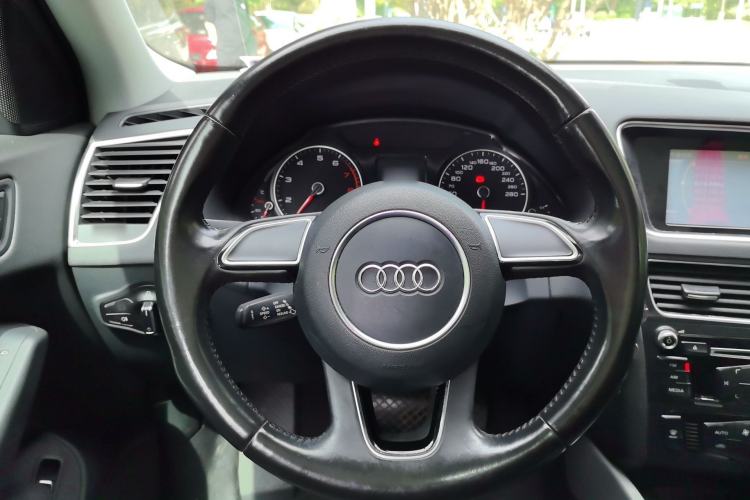 Used Audi Q5 2015 40 TFSI Technology Edition Steering Wheel
