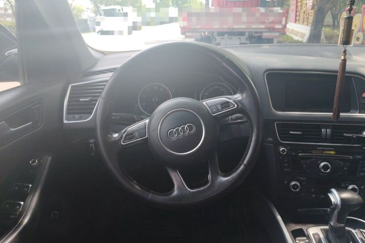 Used Audi Q5 2015 40 TFSI Technology Edition Steering Wheel