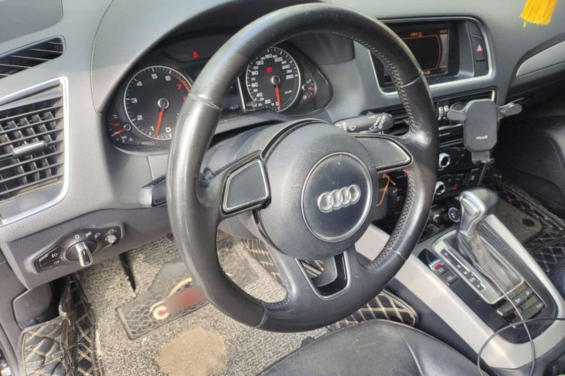 Used Audi Q5 2015 40 TFSI Trendy Edition Steering Wheel