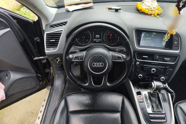 Used Audi Q5 2015 40 TFSI Technology Edition Steering Wheel