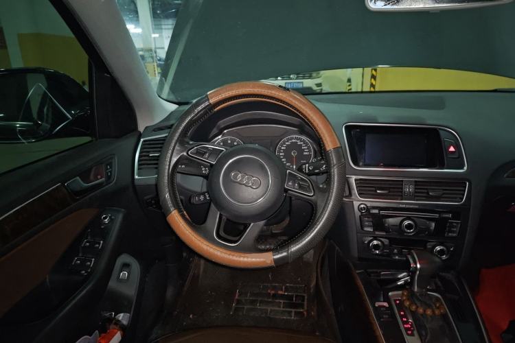 Used Audi Q5 2015 40 TFSI Technology Edition Steering Wheel