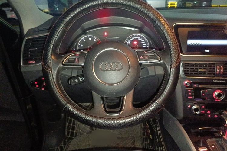 Used Audi Q5 2015 40 TFSI Technology Edition Steering Wheel