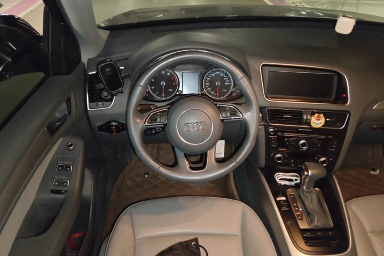 Used Audi Q5 2015 40 TFSI Technology Edition Steering Wheel