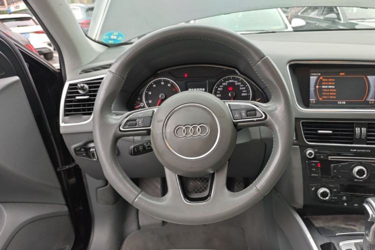 Used Audi Q5 2015 40 TFSI Technology Edition Steering Wheel