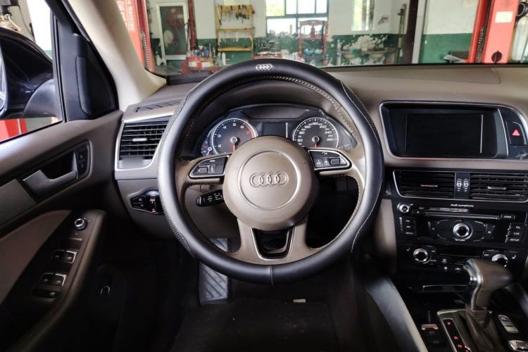 Used Audi Q5 2015 40 TFSI Technology Edition Steering Wheel