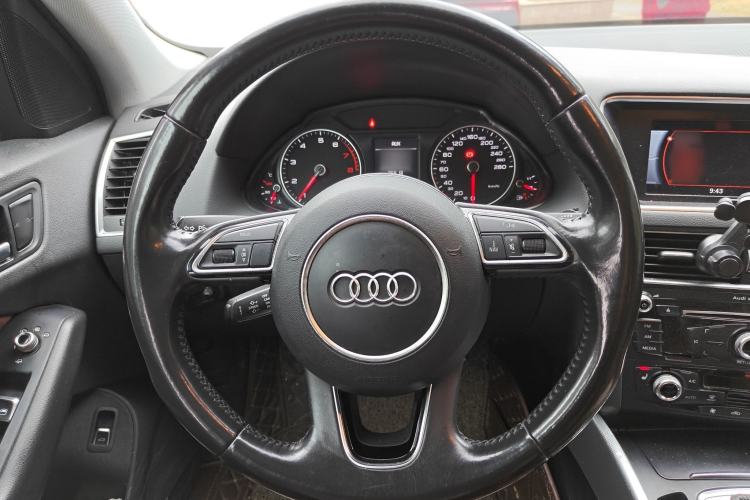 Used Audi Q5 2015 40 TFSI Technology Edition Steering Wheel