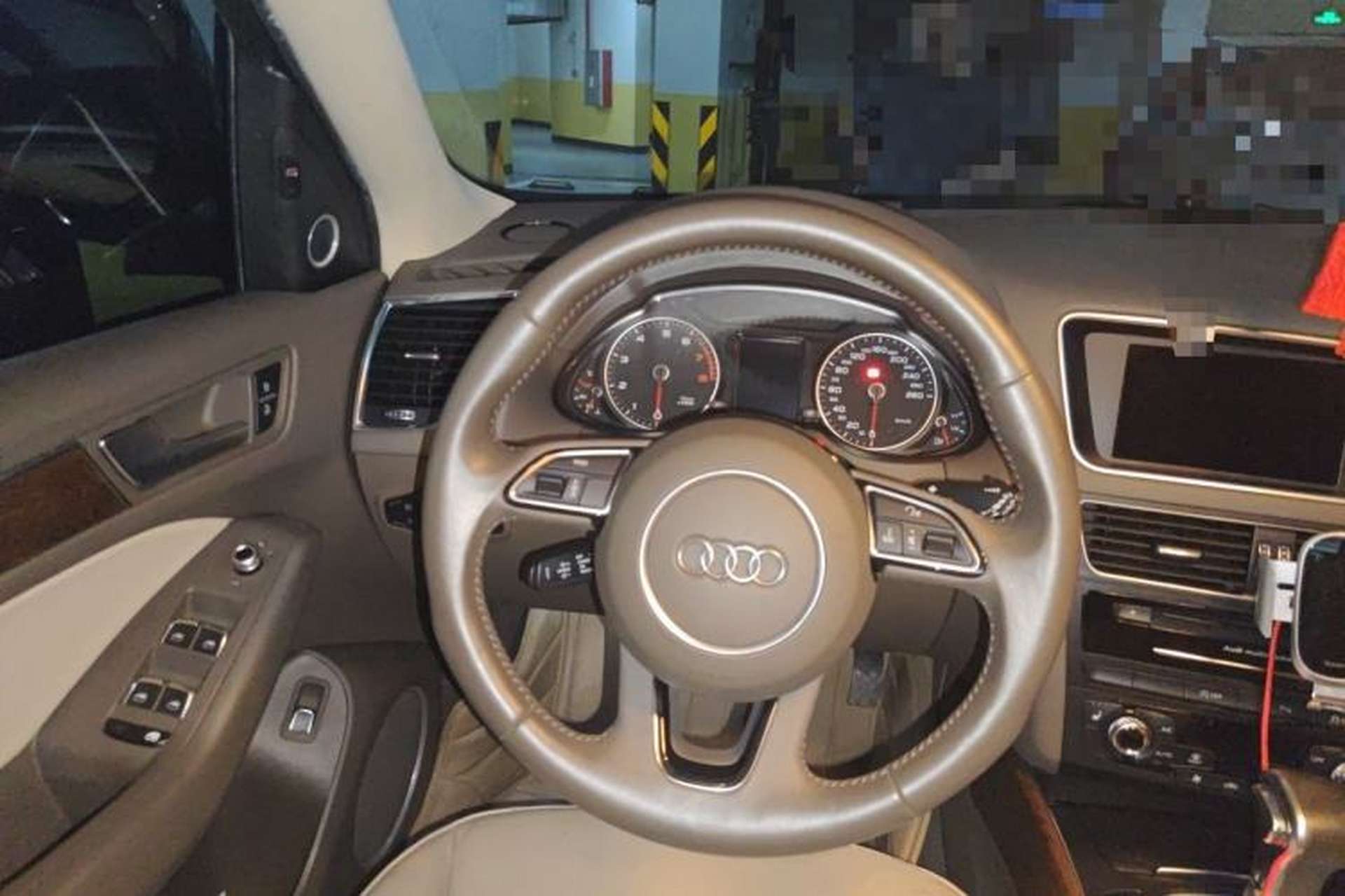 Used Audi Q5 2015 40 TFSI Comfort Model Steering Wheel