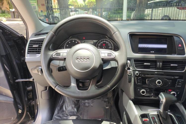 Used Audi Q5 2015 40 TFSI Technology Edition Steering Wheel