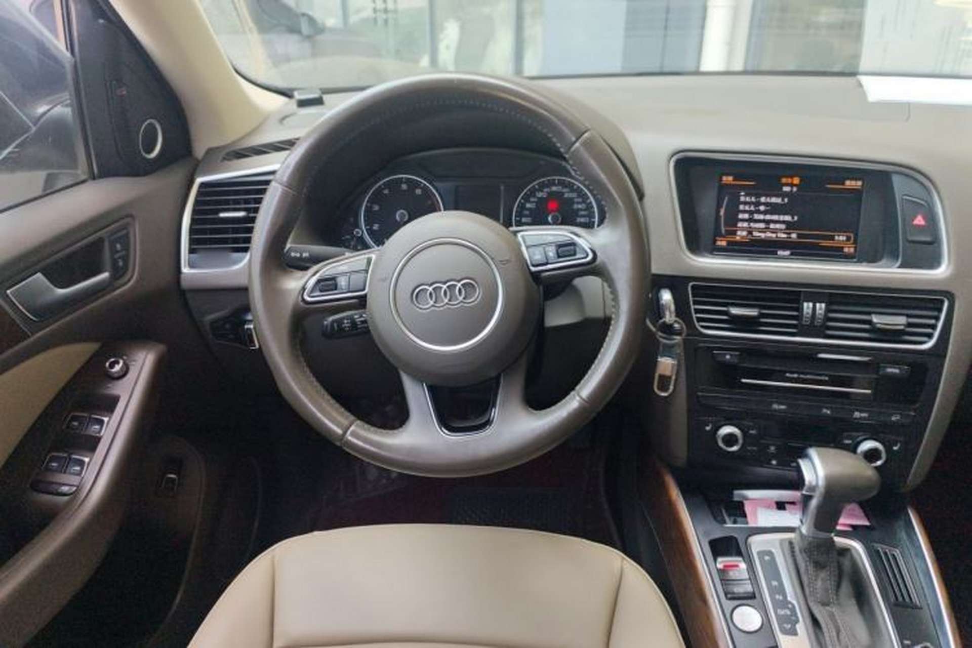 Used Audi Q5 2015 40 TFSI Comfort Model Steering Wheel