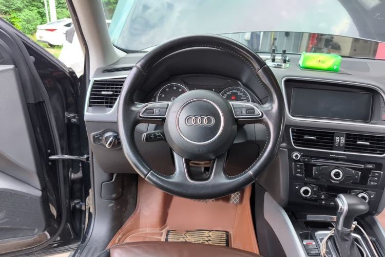 Used Audi Q5 2015 40 TFSI Technology Edition Steering Wheel