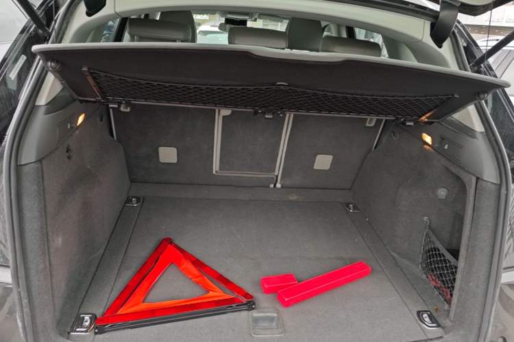 Used Audi Q5 2015 40 TFSI Technology Edition Trunk