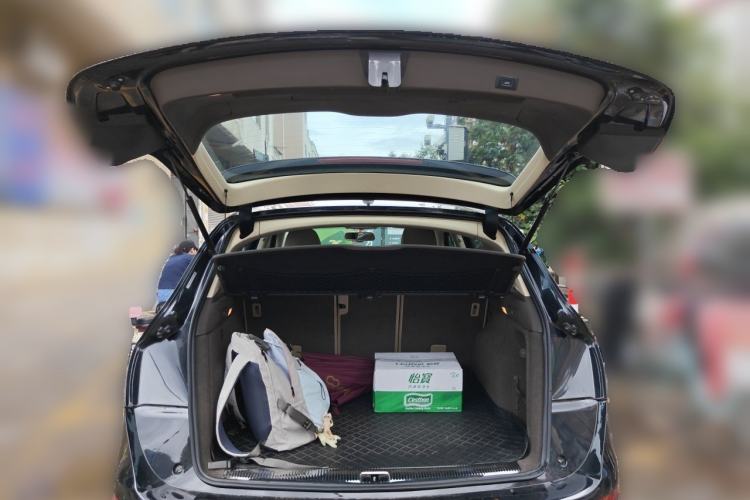 Used Audi Q5 2015 40 TFSI Comfort Model Trunk