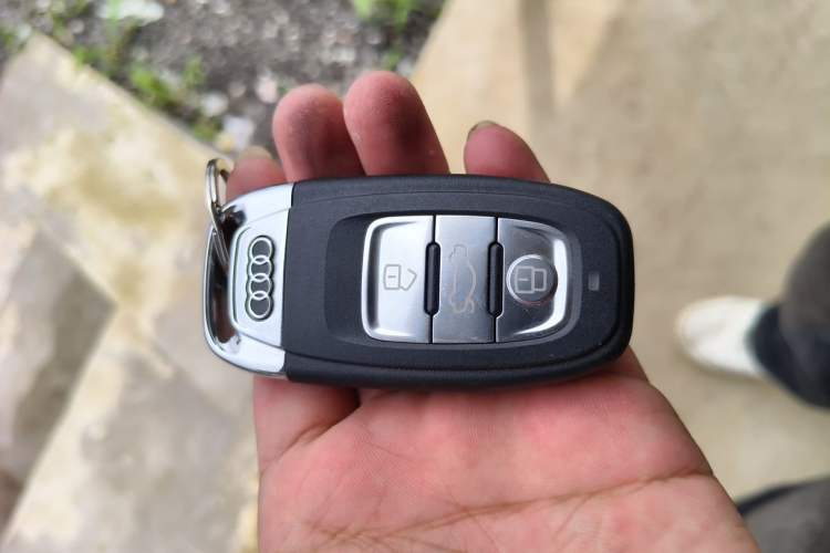 Used Audi Q5 2015 40 TFSI Technology Edition Vehicle Key