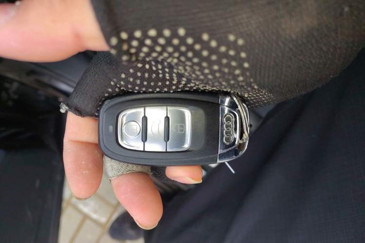 Used Audi Q5 2015 40 TFSI Technology Edition Vehicle Key