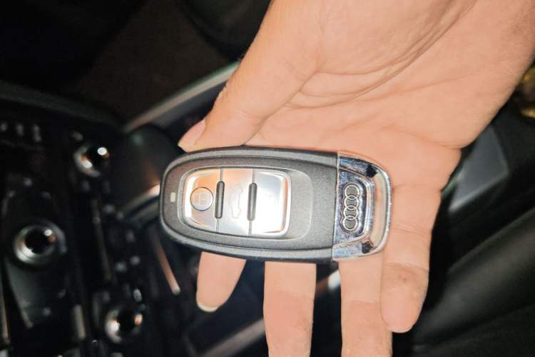 Used Audi Q5 2015 40 TFSI Technology Edition Vehicle Key