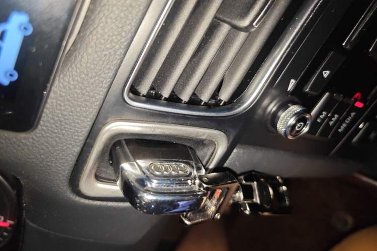 Used Audi Q5 2015 40 TFSI Trendy Edition Vehicle Key