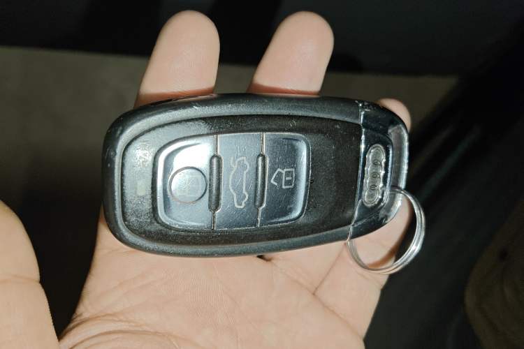 Used Audi Q5 2015 40 TFSI Technology Edition Vehicle Key