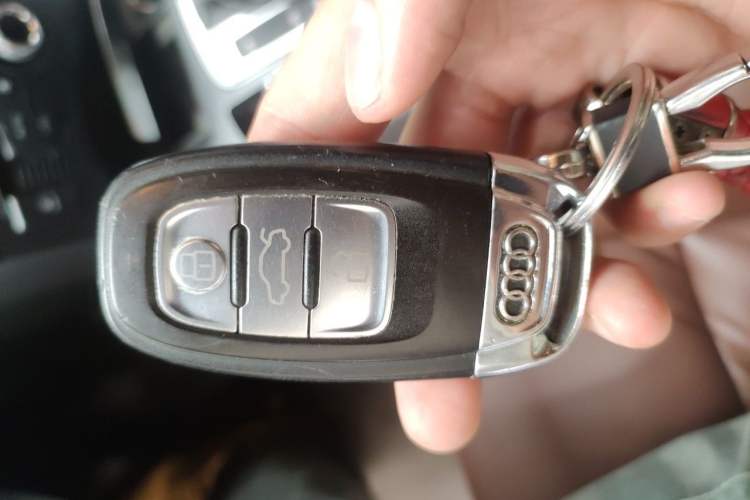 Used Audi Q5 2015 40 TFSI Trendy Edition Vehicle Key