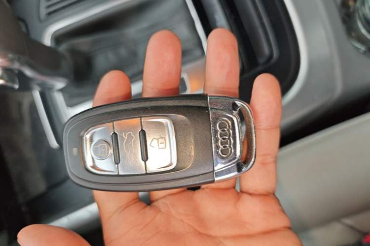 Used Audi Q5 2015 40 TFSI Technology Edition Vehicle Key