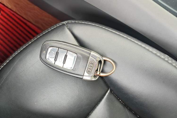 Used Audi Q5 2015 40 TFSI Trendy Edition Vehicle Key
