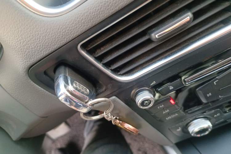 Used Audi Q5 2015 40 TFSI Technology Edition Vehicle Key