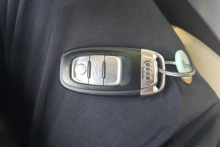Used Audi Q5 2015 40 TFSI Technology Edition Vehicle Key