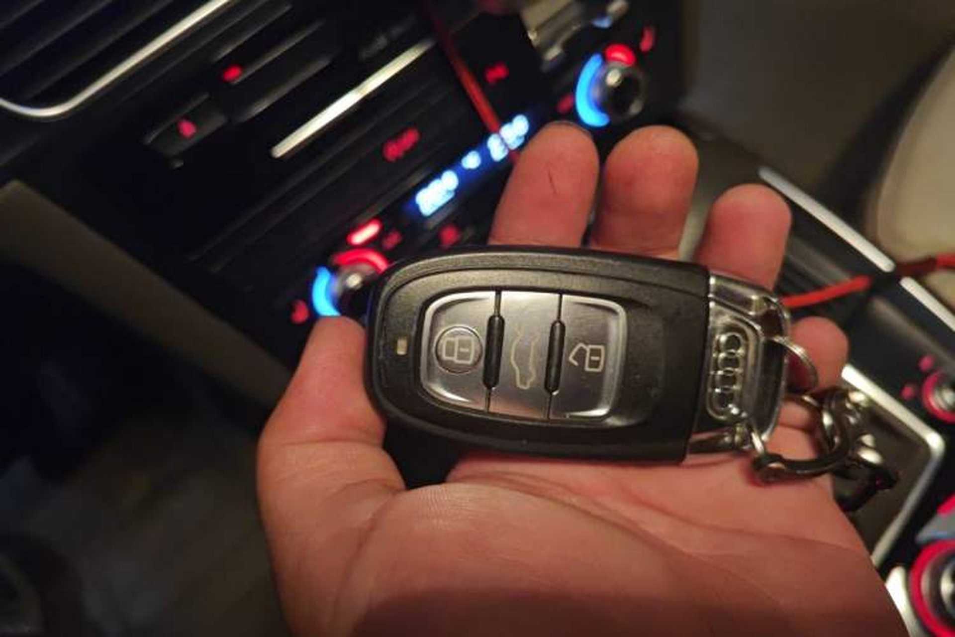 Used Audi Q5 2015 40 TFSI Comfort Model Vehicle Key
