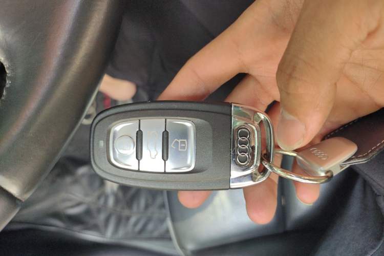 Used Audi Q5 2015 40 TFSI Technology Edition Vehicle Key