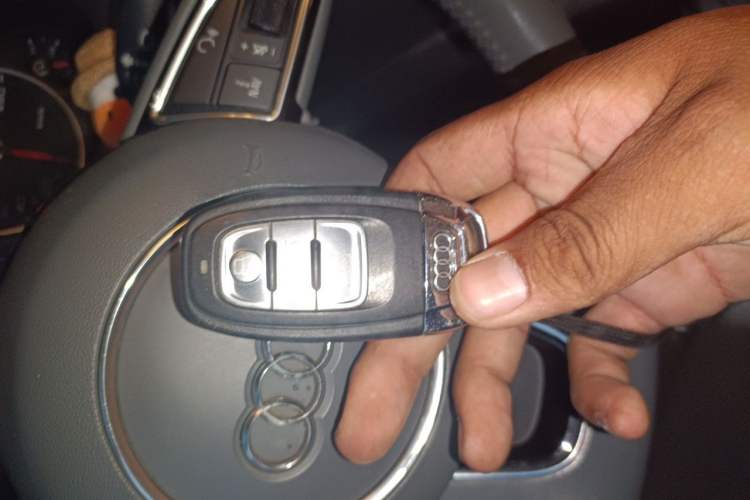 Used Audi Q5 2015 40 TFSI Trendy Edition Vehicle Key