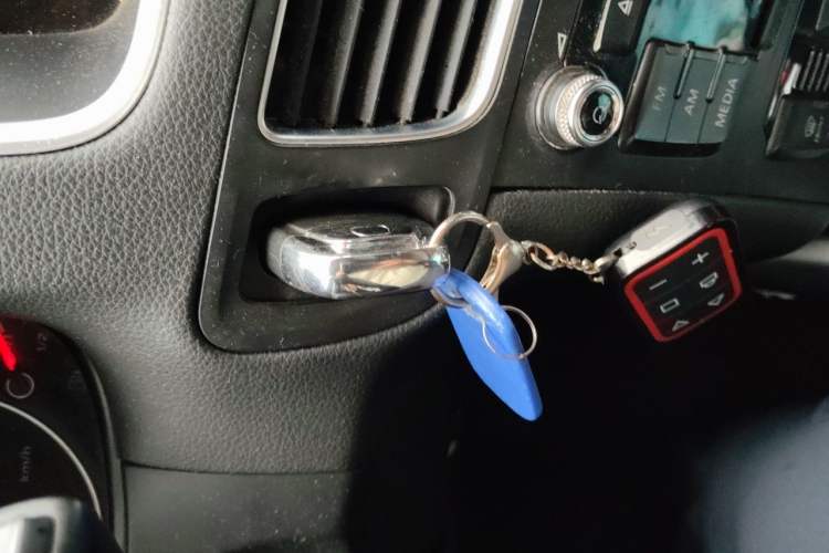 Used Audi Q5 2015 35 TFSI Standard Model Vehicle Key