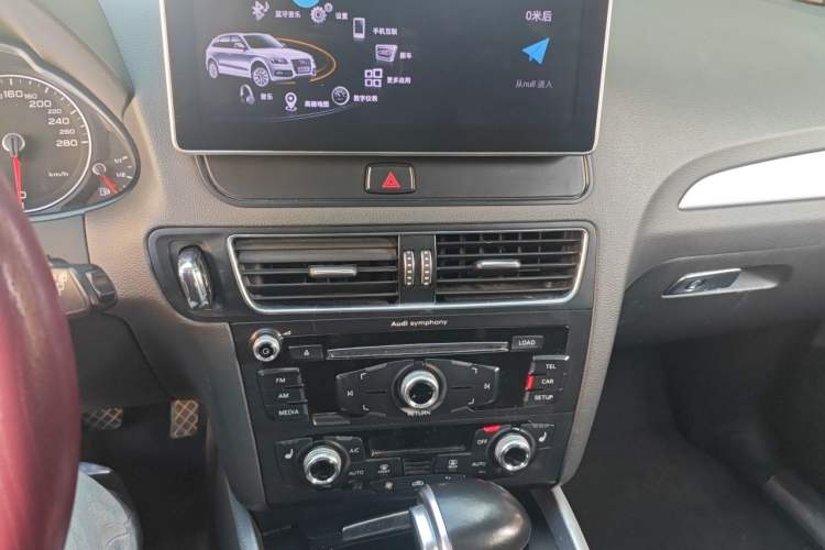 Used Audi Q5 2015 40 TFSI Technology Edition Audio And AC Panel