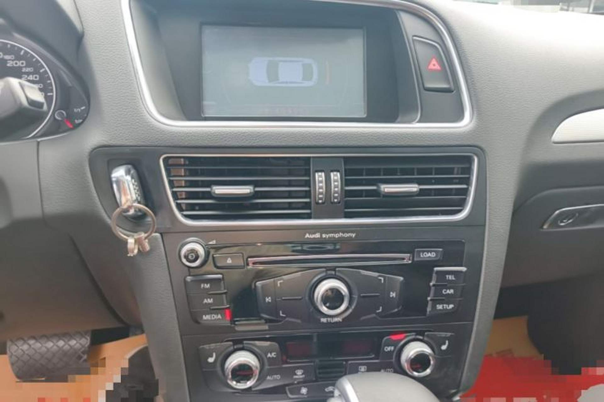 Used Audi Q5 2015 40 TFSI Technology Edition Audio And AC Panel