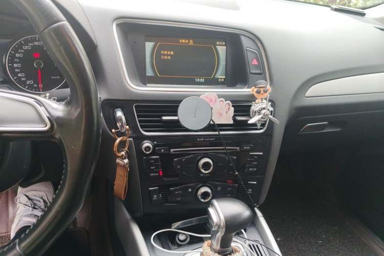 Used Audi Q5 2015 40 TFSI Trendy Edition Audio And AC Panel