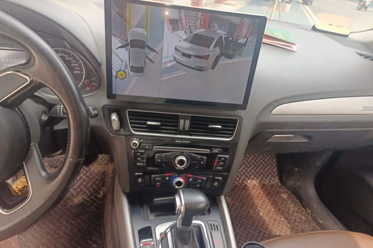 Used Audi Q5 2015 40 TFSI Trendy Edition Audio And AC Panel