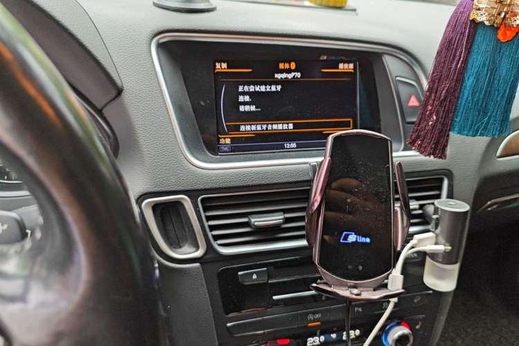 Used Audi Q5 2015 40 TFSI Comfort Model Audio And AC Panel