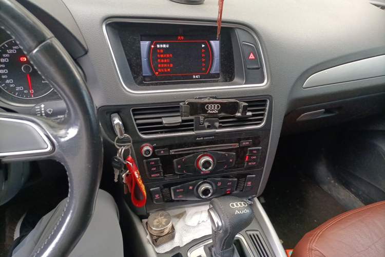 Used Audi Q5 2015 40 TFSI Trendy Edition Audio And AC Panel