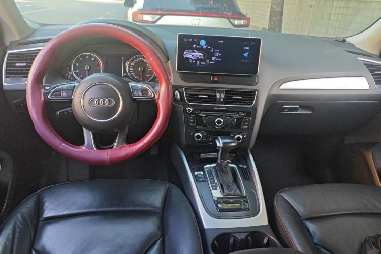 Used Audi Q5 2015 40 TFSI Technology Edition Center Console