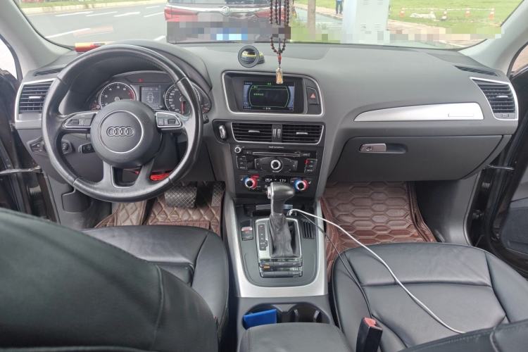 Used Audi Q5 2015 40 TFSI Technology Edition Center Console