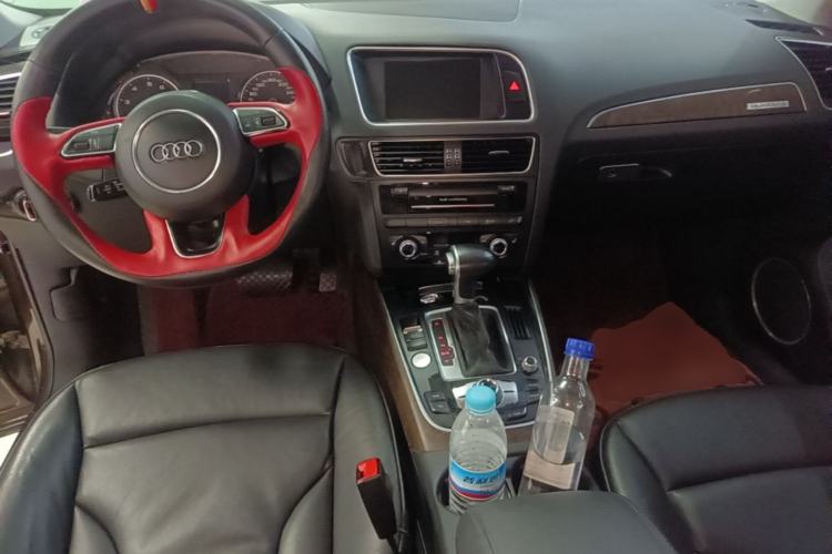 Used Audi Q5 2015 40 TFSI Comfort Model Center Console