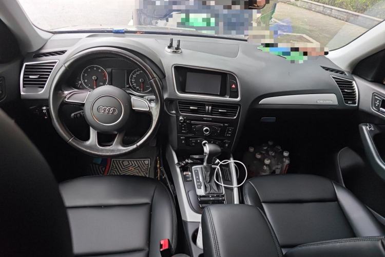 Used Audi Q5 2015 40 TFSI Trendy Edition Center Console