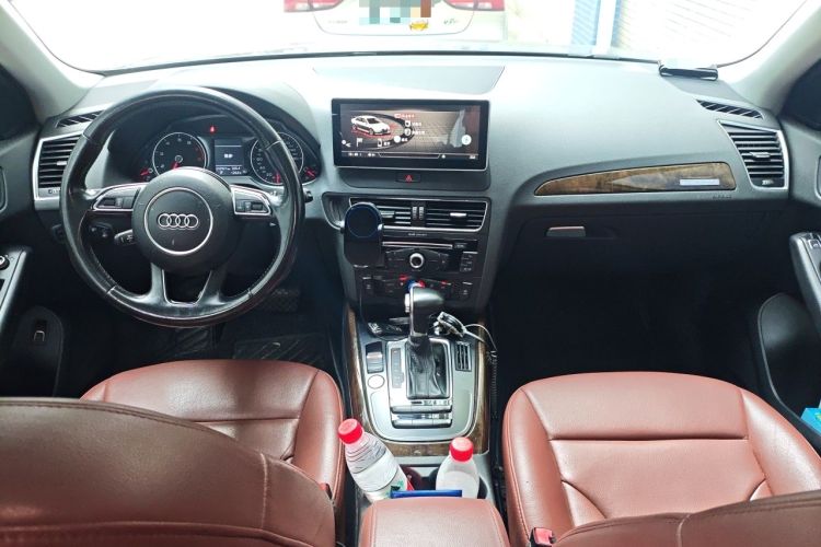 Used Audi Q5 2015 40 TFSI Technology Edition Center Console