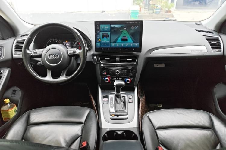 Used Audi Q5 2015 40 TFSI Technology Edition Center Console