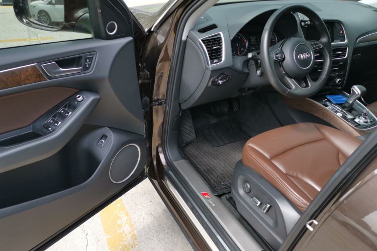Used Audi Q5 2015 40 TFSI Comfort Model Driver Seat