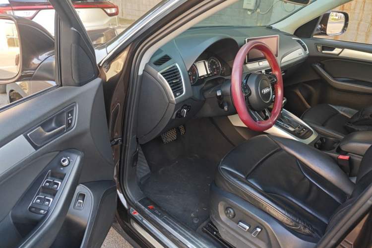 Used Audi Q5 2015 40 TFSI Technology Edition Driver Seat