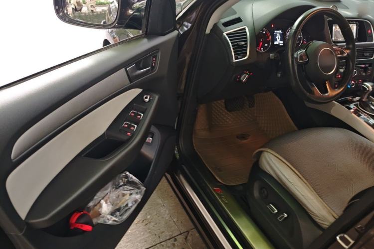 Used Audi Q5 2015 40 TFSI Trendy Edition Driver Seat
