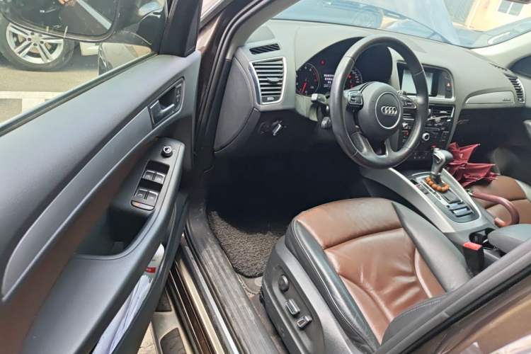 Used Audi Q5 2015 40 TFSI Technology Edition Driver Seat