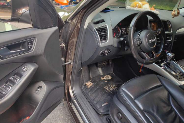 Used Audi Q5 2015 40 TFSI Technology Edition Driver Seat