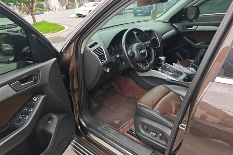Used Audi Q5 2015 40 TFSI Technology Edition Driver Seat