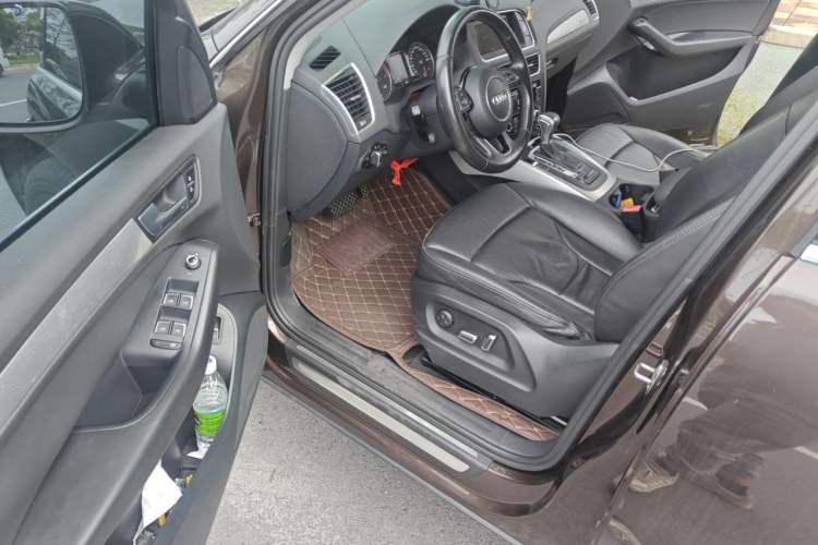 Used Audi Q5 2015 40 TFSI Technology Edition Driver Seat